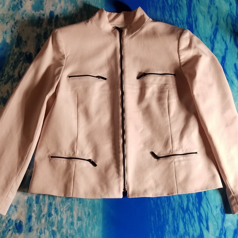 Jones New YORK zippered front peach blazer.